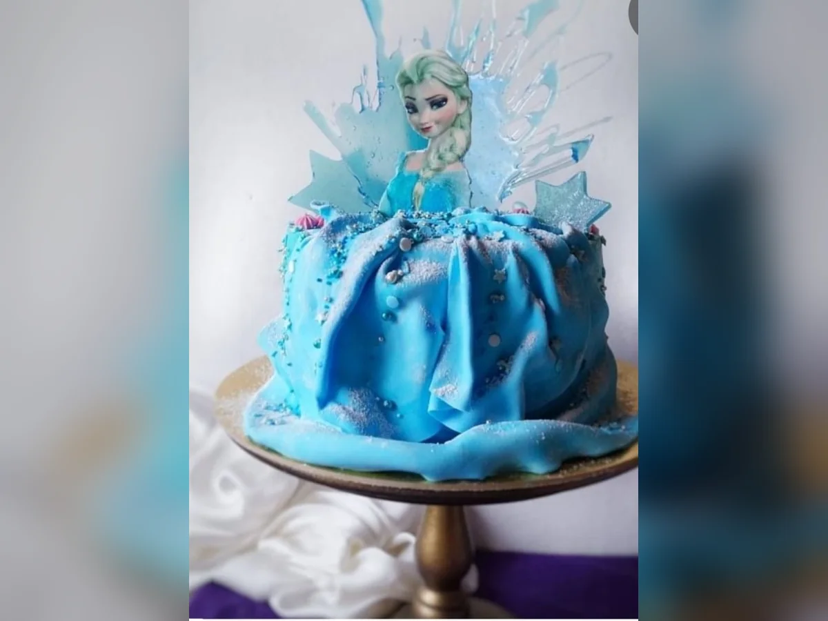 Queen Elsa Cake